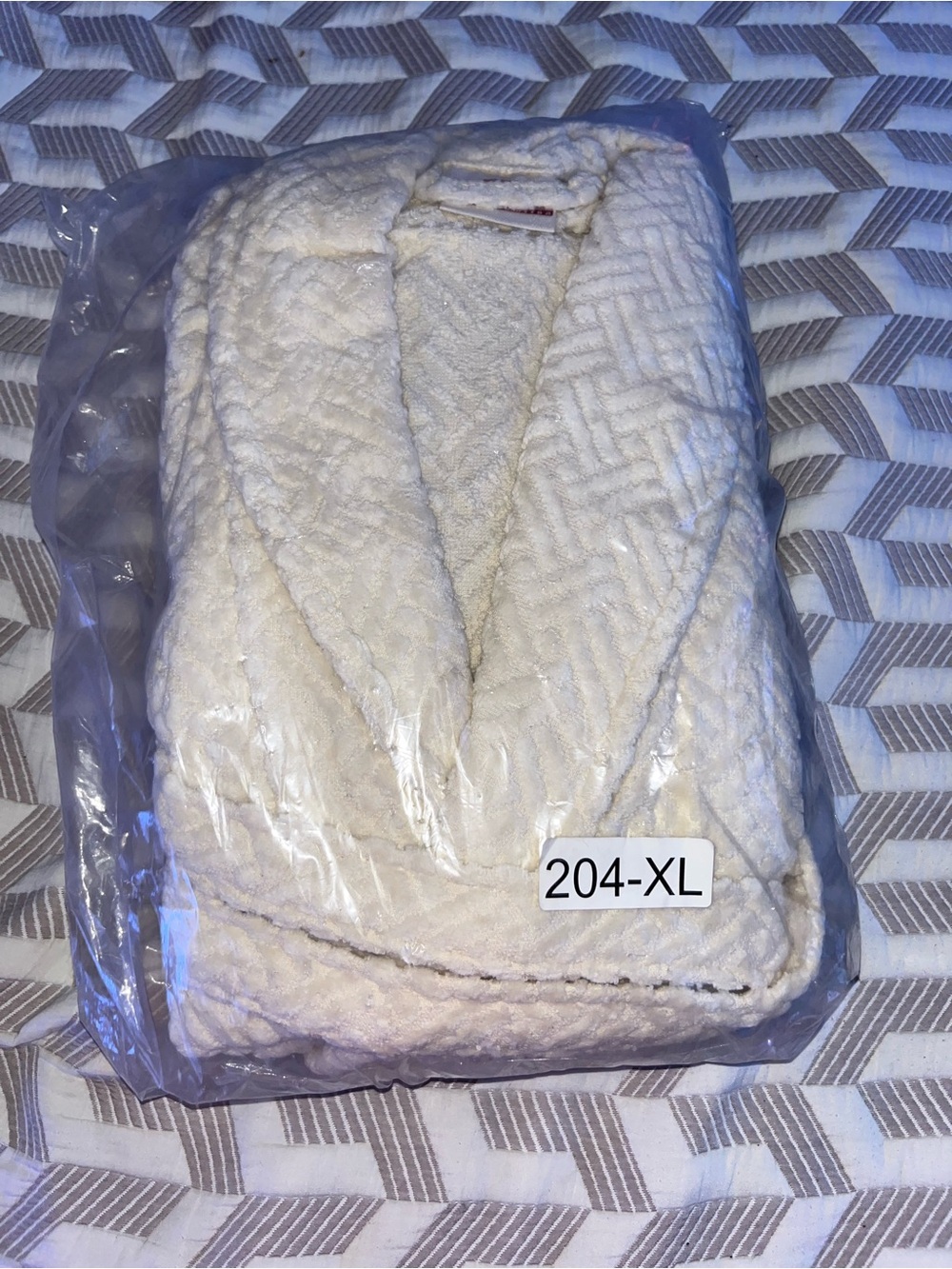 Plush Quilted Cream Robe - Gilden Tree XL Unisex